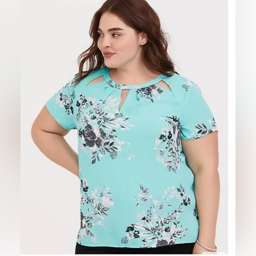 Torrid Georgette Cut Out Blouse Mint Floral Short Sleeve Size 0 Plus sz 12